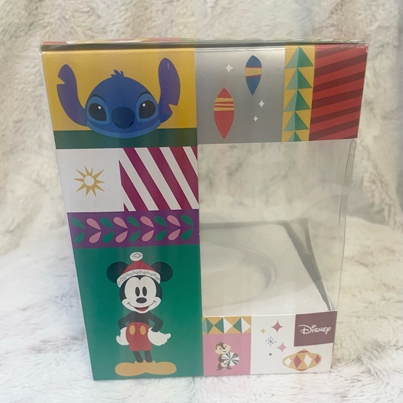 RARE 2018 Disney Store Mickey and Minnie Mouse Snow Globe Present Authentic - Picture 10 of 12